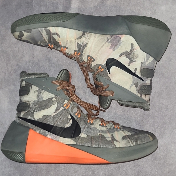 NIKE Hyperdunk 'Camo' - Picture 4 of 11
